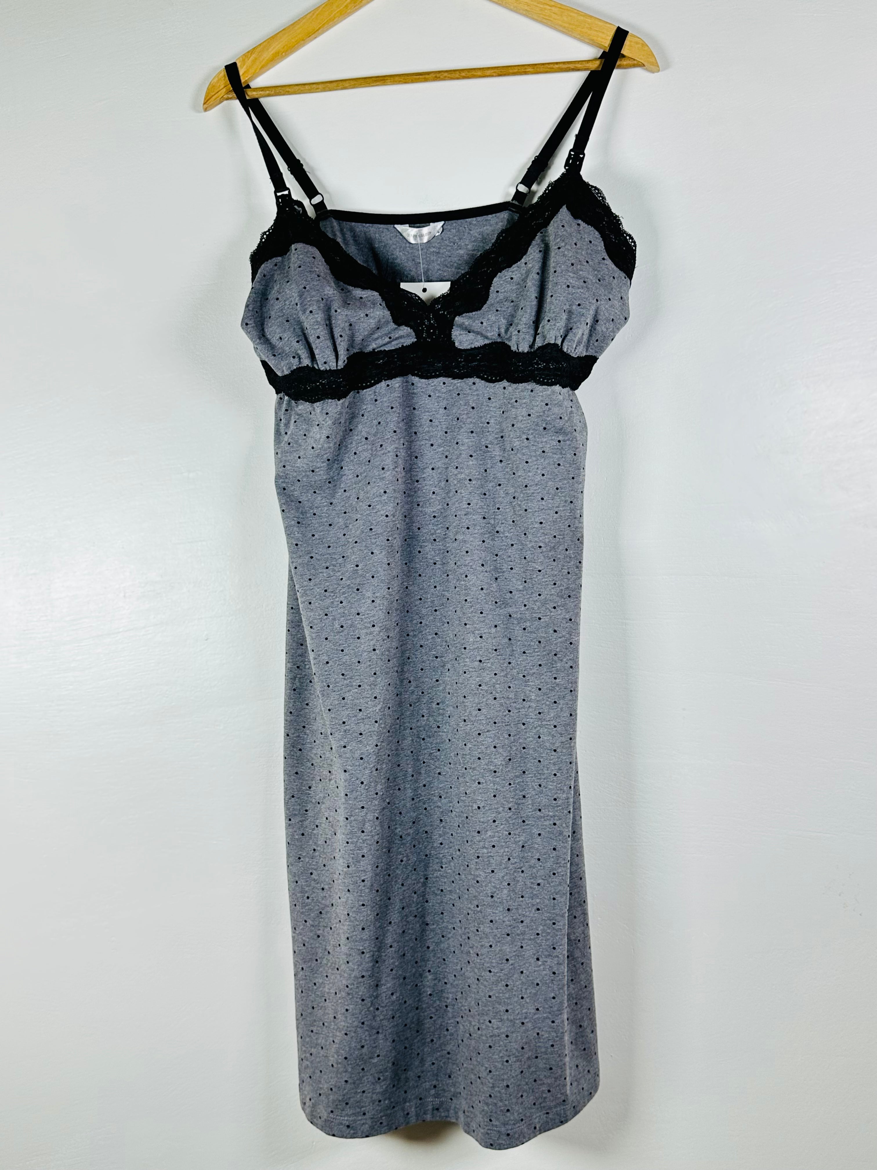 Dunnes Stores (NL-36)